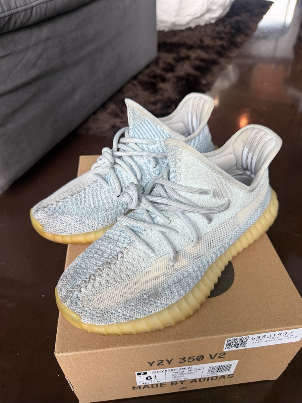 Yeezy Boost 350 V2